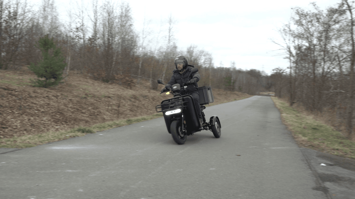 Was kosten 35 km pro Tag mit dem ARI 145 Elektro-Lastenmoped?