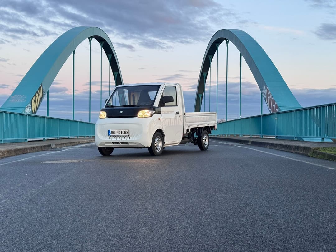 Electric vans ARI 458 Pro flatbed models