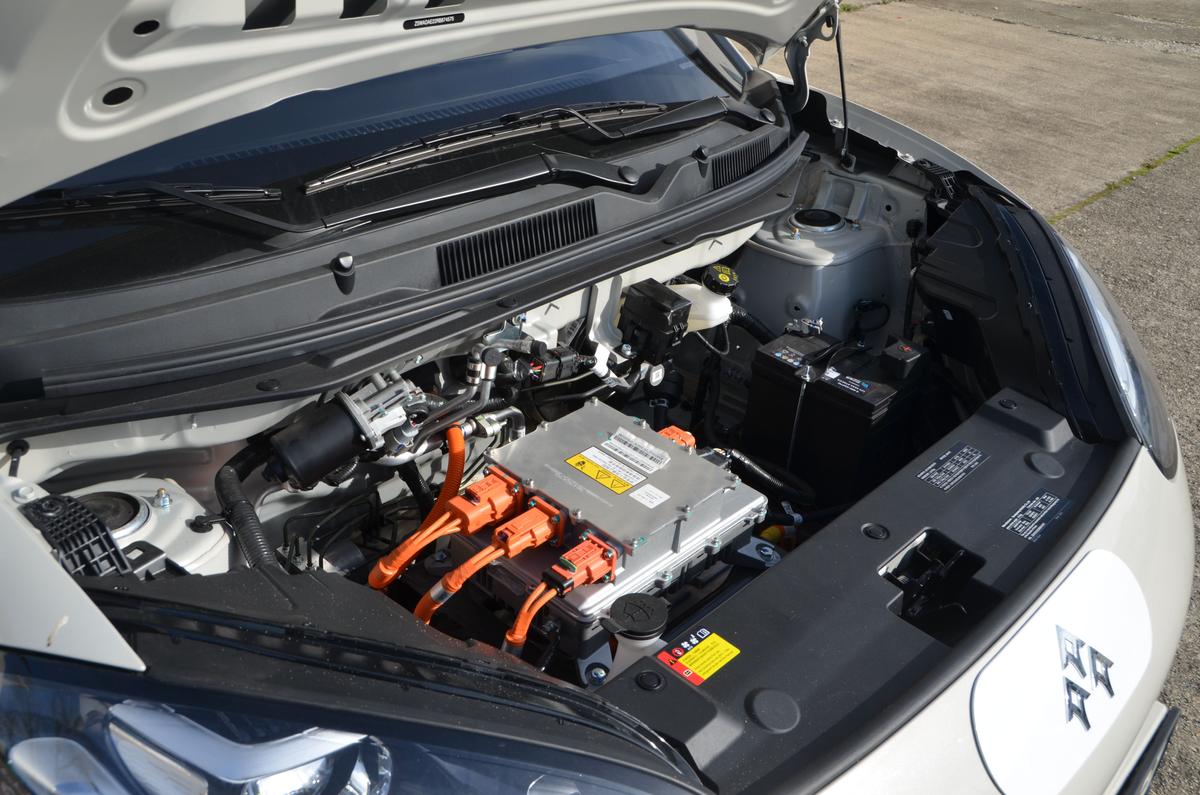 Welche Flüssigkeiten müssen bei Elektroautos gewechselt werden?