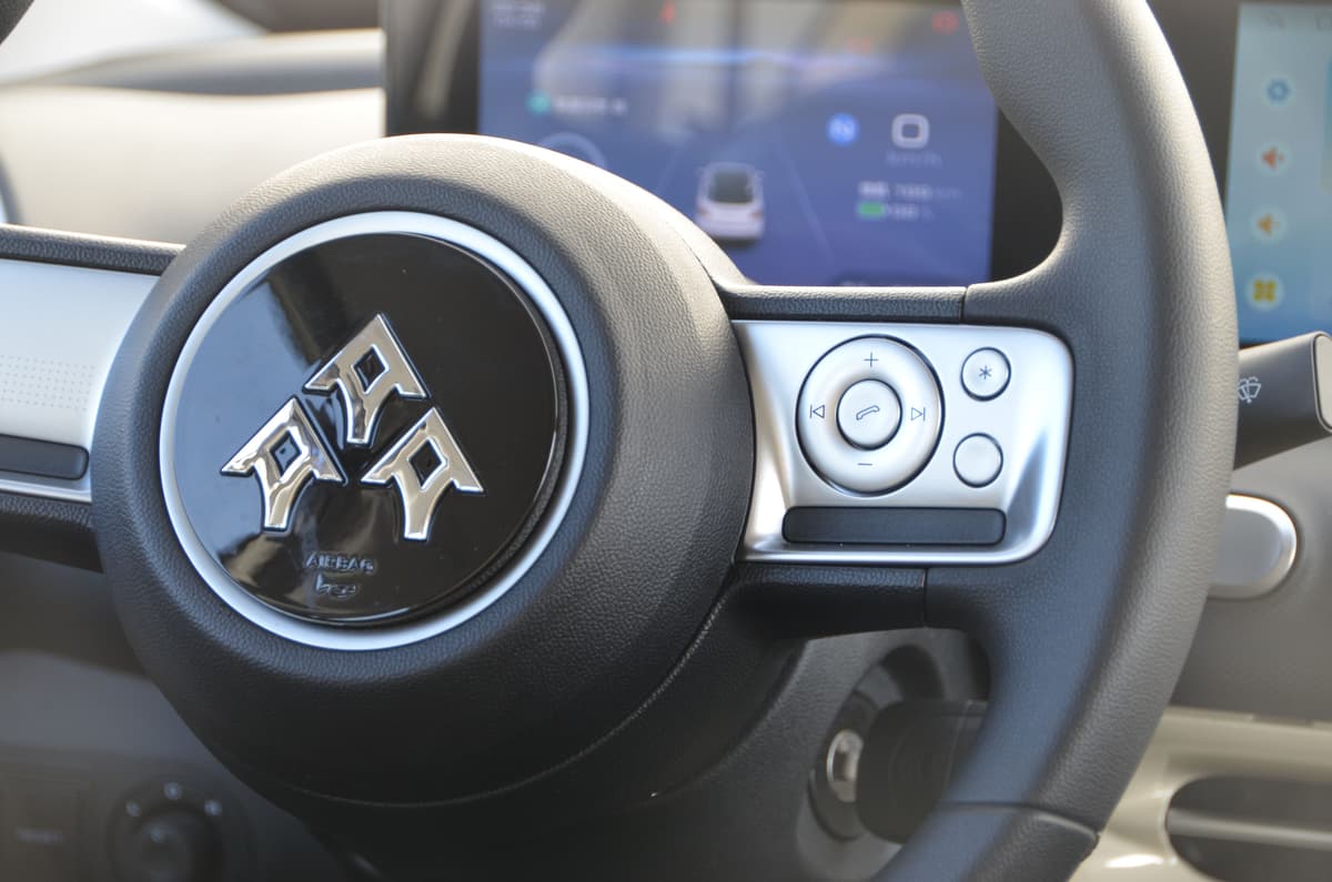 Serienausstattung Fahrerairbag für ARI Poly