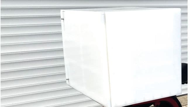 Zamknięta skrzynia bagażowa z przodu o wymiarach S/G/W 40x30x30 do ARI 145.
