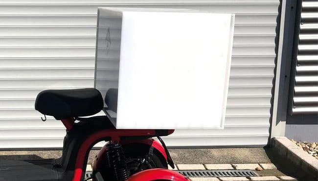 Zamknięta przestrzeń bagażowa z tyłu o wymiarach S/G/W 60x60x40 do ARI 145.