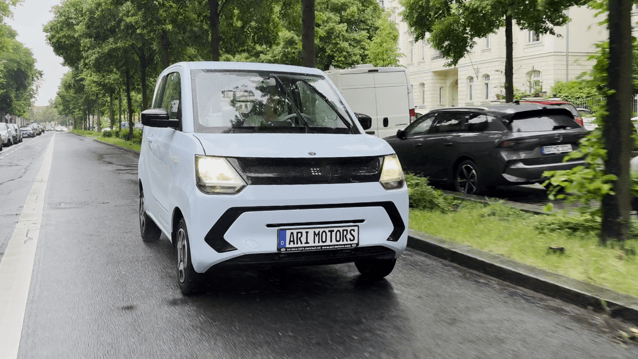 How much does 35 km per day cost with the ARI Soleno electric car?