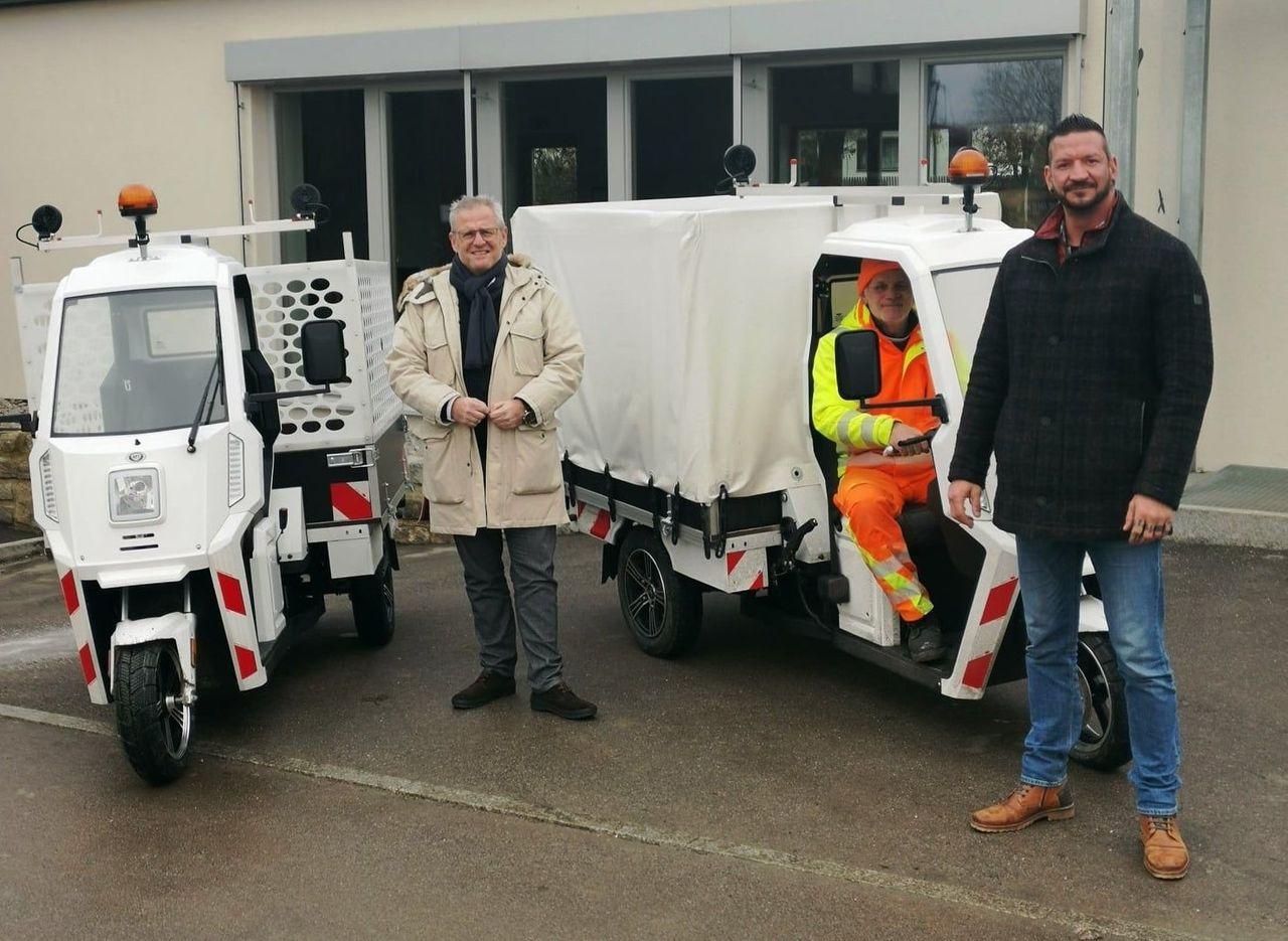 ARI 345 Pritsche mit Laubgitter und Pritsche mit Plane im Einsatz bei Stadt Schwandorf