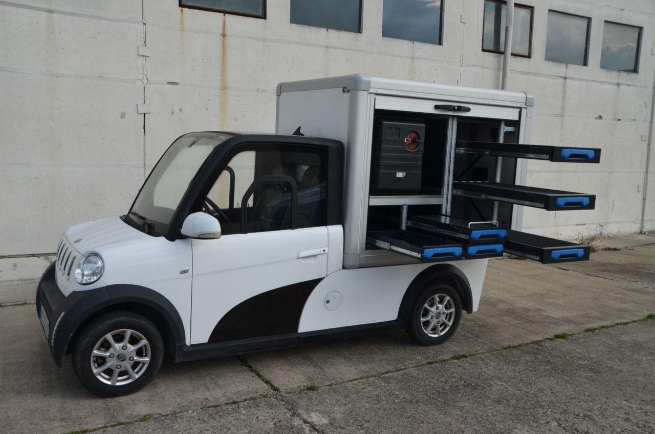 ARI 458 Koffer XL mit Sortimo-System: Das elektrische Vespermobil für gut organisierte Caterer