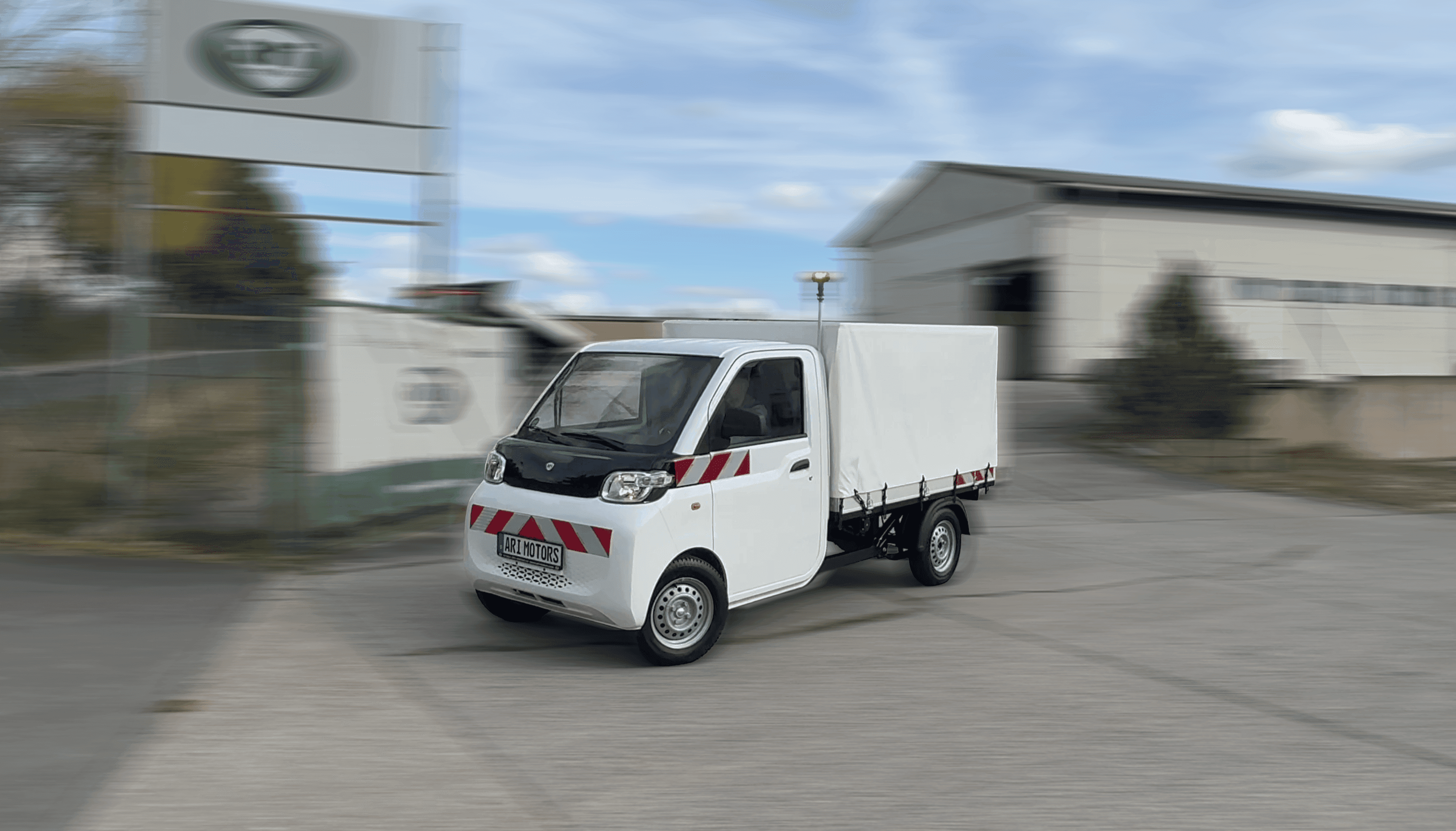 Elektrotransporter mit Pritsche und Plane: Für wen eignet sich der ARI 458 Pro?