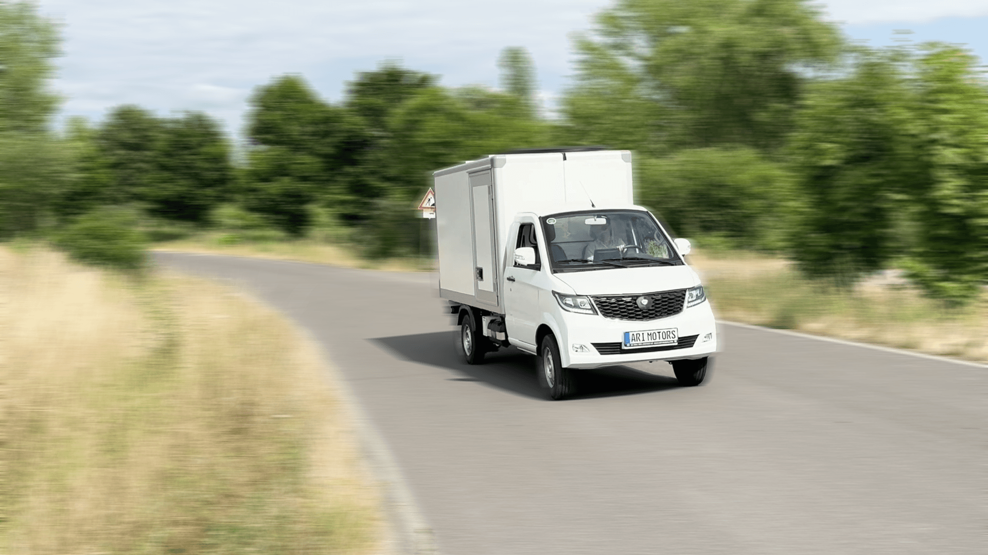 ARI 901 E-Transporter mit Kofferaufbau & Solaranlage – maximale Flexibilität für Profis