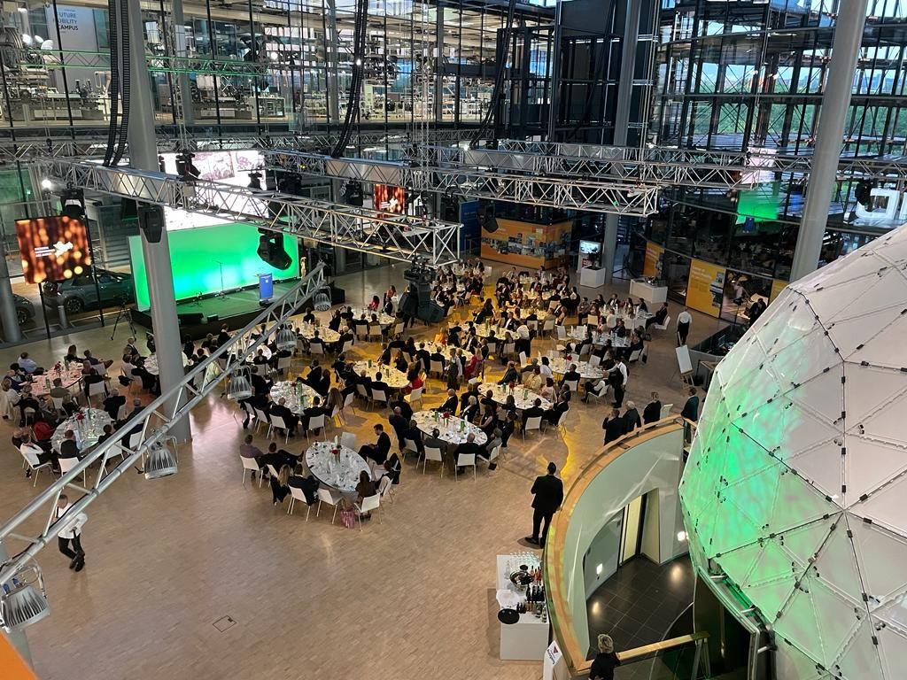 Stromaufwärts: ARI Motors zdobywa "brąz" podczas ceremonii przyznania nagrody dla przedsiębiorców 2022 w Dreźnie.